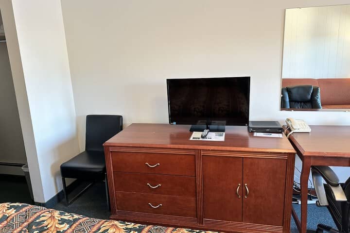 Room 10 of 38
