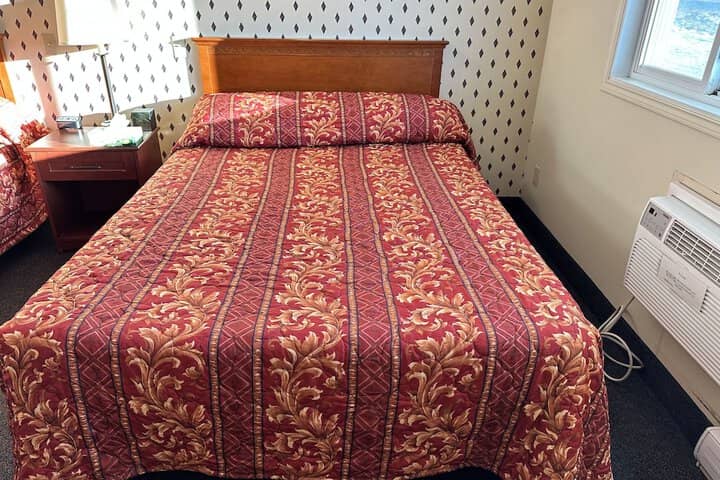 Room 4 of 38