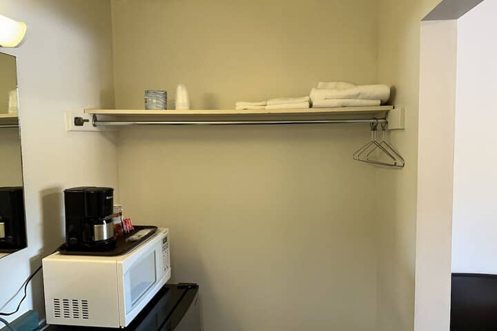 Room 11 of 38