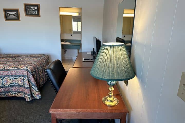 Room 18 of 38